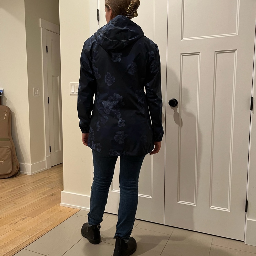 Helly Hansen Dark Blue Floral Jacket - Picture 5 of 5